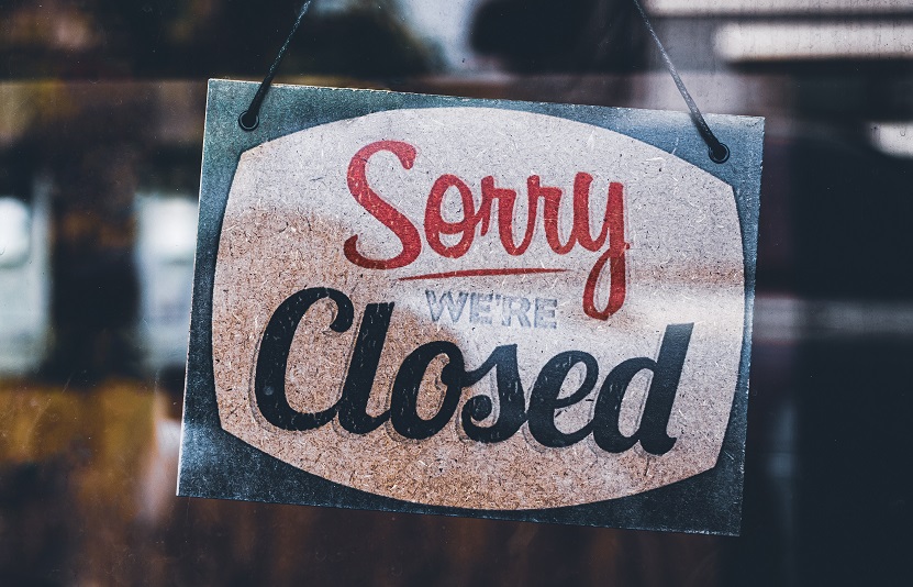 Schild mit der Aufschrift - Sorry we are closed
